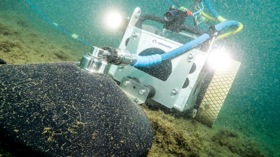 hull inspection and cleaning robotics